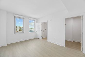 Unfurnished bedroom